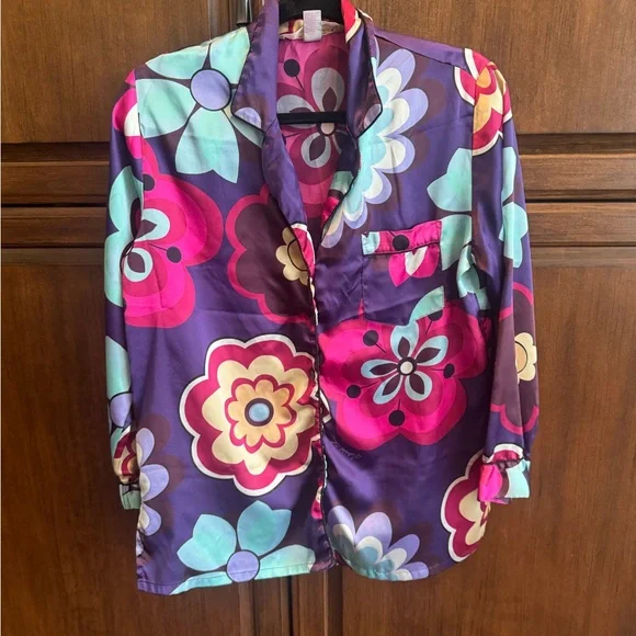 Victoria’s Secret Silky Soft Pajamas - Picture 3 of 8